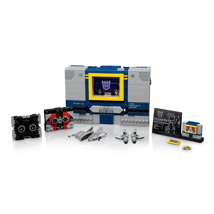 LEGO ICONS 10358 Transformers: Soundwave
