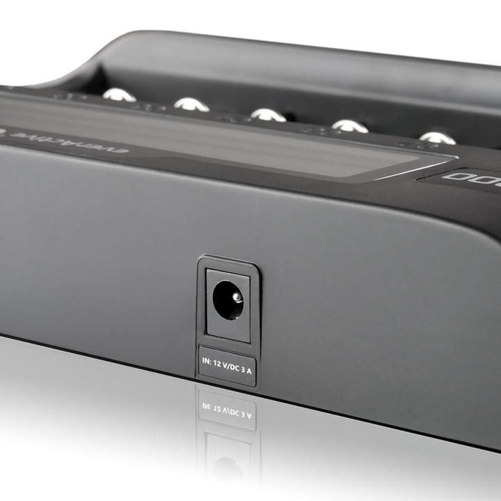 Caricabatterie per batterie cilindriche Li-ion e Ni-MH everActive UC-800