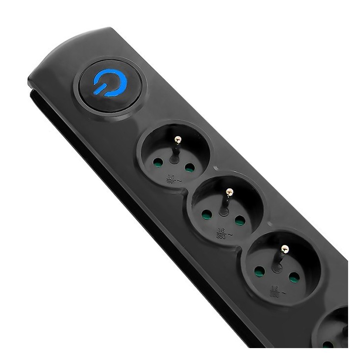 Qoltec 50104 protezione da sovratensione 4 AC presa/e 230 V 1.5 m nero