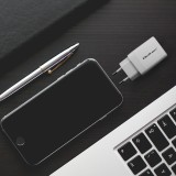 Qoltec 51825 GaN 45W caricabatterie| 5-20V | 1.5-3A | 1 x USB-C PD | 1x USB QC 3.0 | bianco