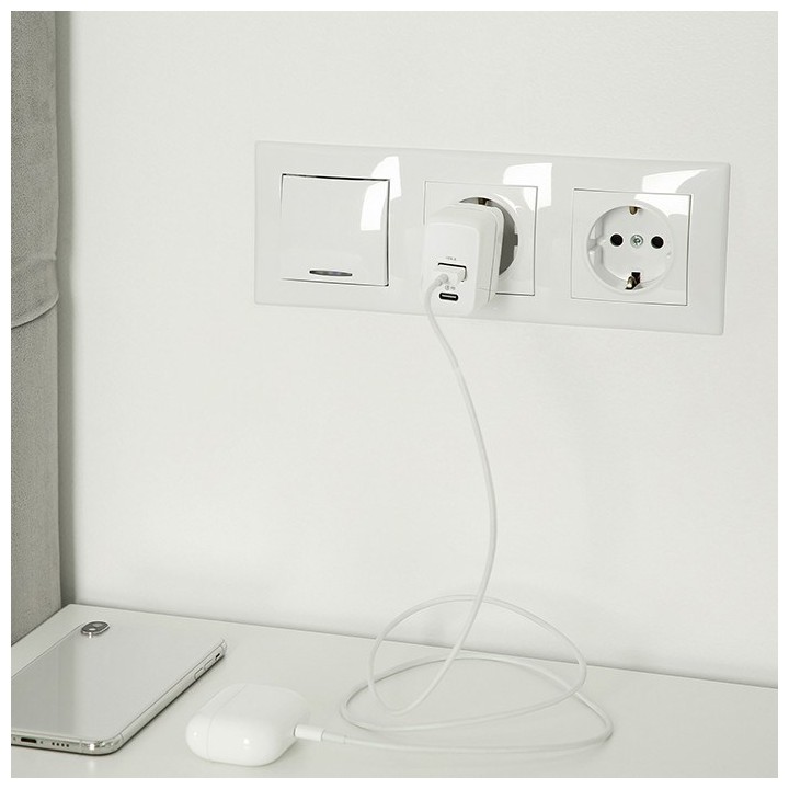 Qoltec 51825 GaN 45W caricabatterie| 5-20V | 1.5-3A | 1 x USB-C PD | 1x USB QC 3.0 | bianco
