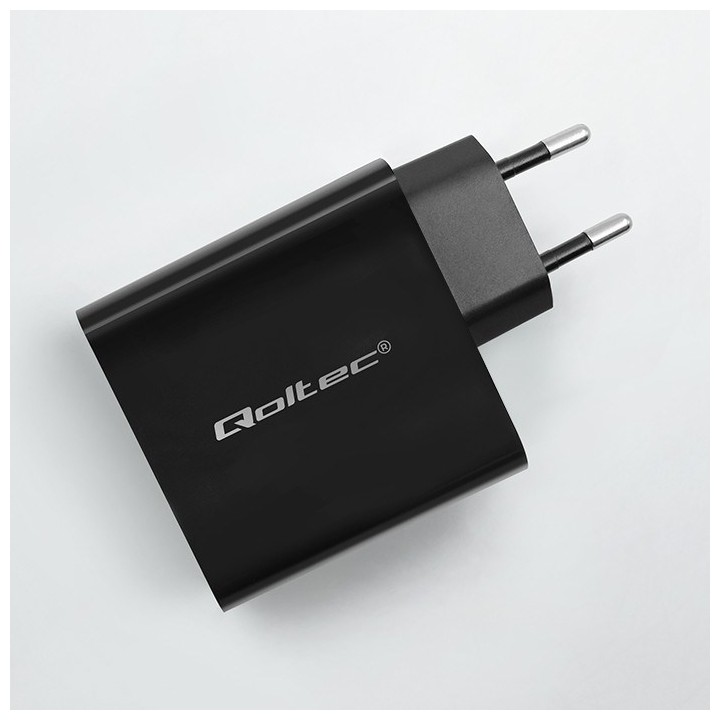 Qoltec 52381 Caricabatterie superrapido PD | 1xUSB-C | 1xUSB| 90W | 5-20V | 2.4-4.35A | nero