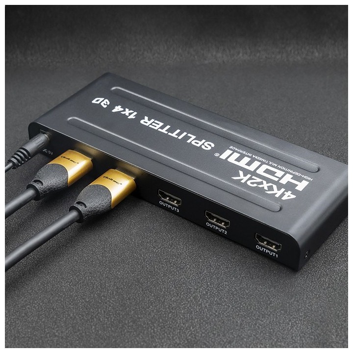 Qoltec 51798 Active HDMI Splitter 4 x HDMI 4K x 2K | 3.4Gb/s