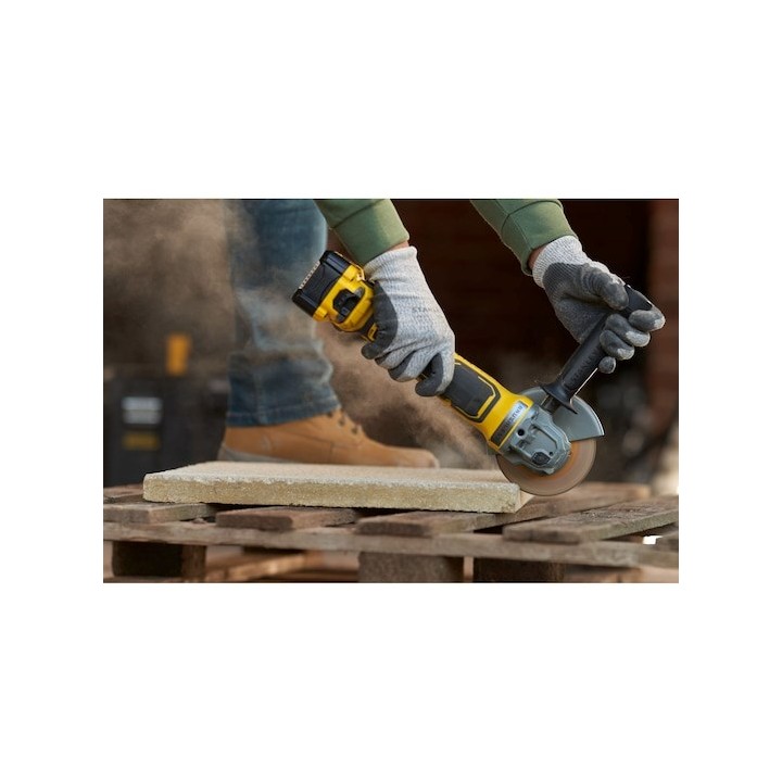 Stanley SFMCG700B Smerigliatrice angolare