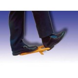 Dispositivo per togliere le scarpe