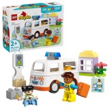 LEGO DUPLO 10447 Ambulanza con Autista
