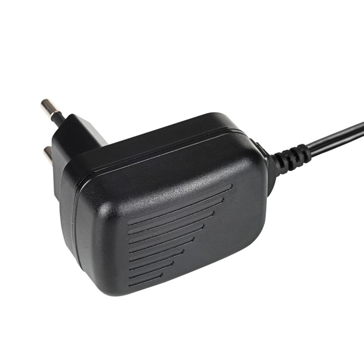 Akyga AK-TB-09 Adattatore/inverter per interni 5 W nero