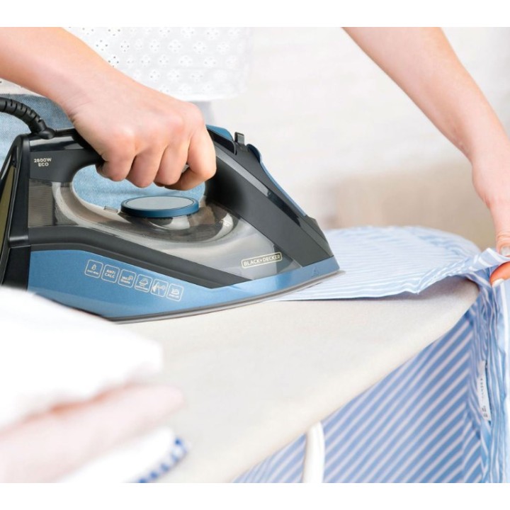 Ferro da stiro Black+Decker BXIR2801E