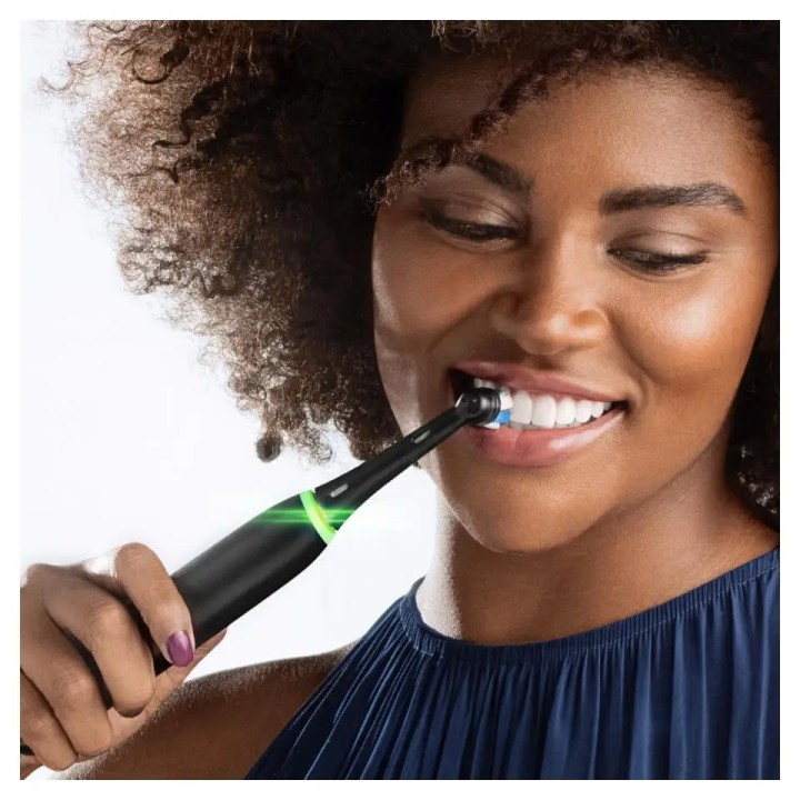 Oral-B iO Series 5 Adult Spazzolino vibrante Nero