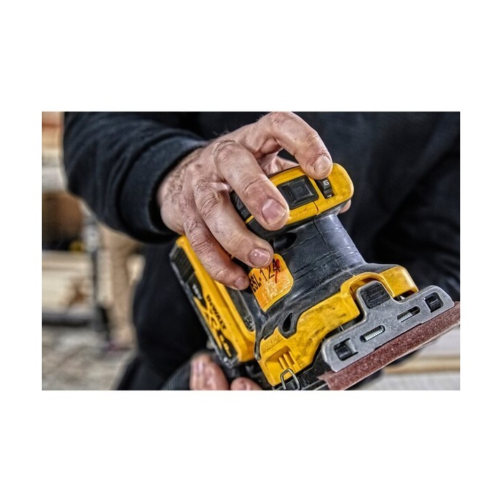 Levigatrice orbitale casuale 18V DCW200NT DEWALT 13500 OPM nero giallo