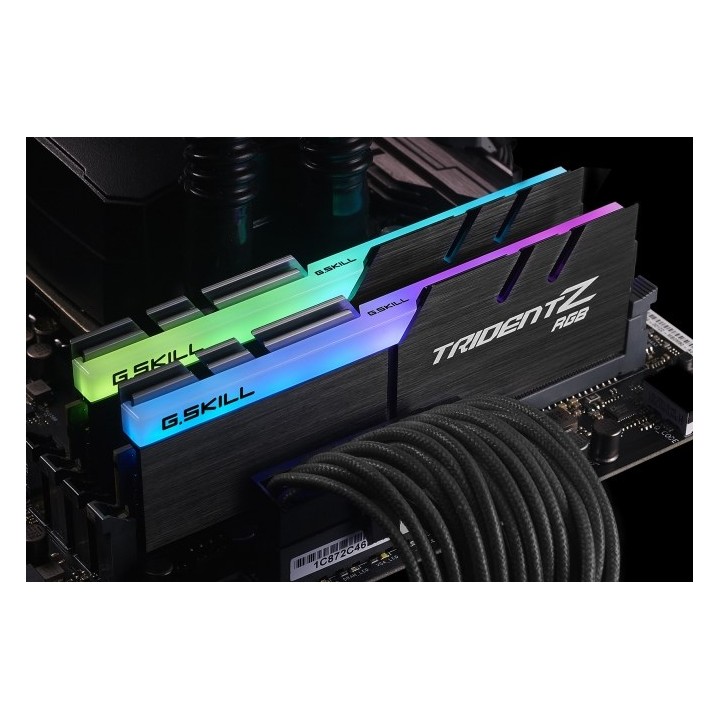 G.Skill Trident Z RGB (Per AMD) F4-3600C18D-16GTZRX modulo di memoria 16 GB 2 x 8 GB DDR4 3600 MHz