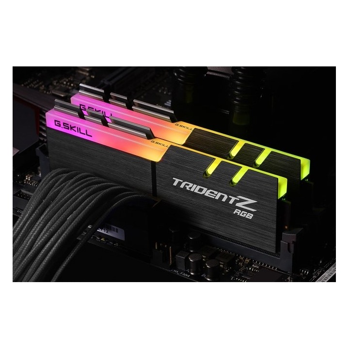 G.Skill Trident Z RGB (Per AMD) F4-3600C18D-16GTZRX modulo di memoria 16 GB 2 x 8 GB DDR4 3600 MHz