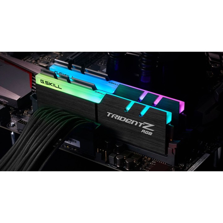 G.Skill Trident Z RGB F4-3600C18D-32GTZR modulo di memoria 32 GB 2 x 16 GB DDR4 3600 MHz