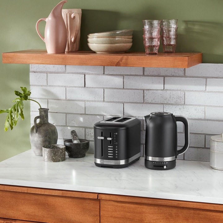 KitchenAid 5KEK1701EBM bollitore elettrico 1.7 L 2400 W Nero