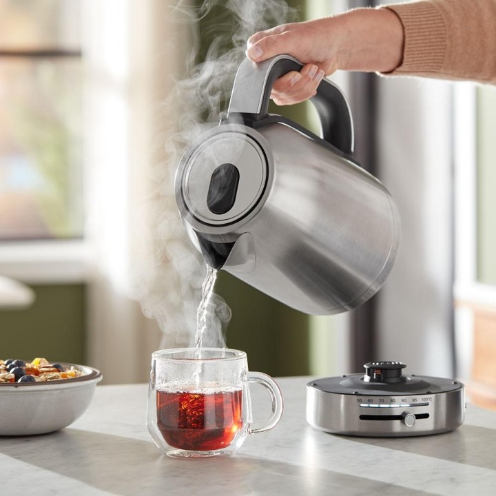 KitchenAid 5KEK1701ESX bollitore elettrico 1.7 L 2400 W Acciaio inossidabile