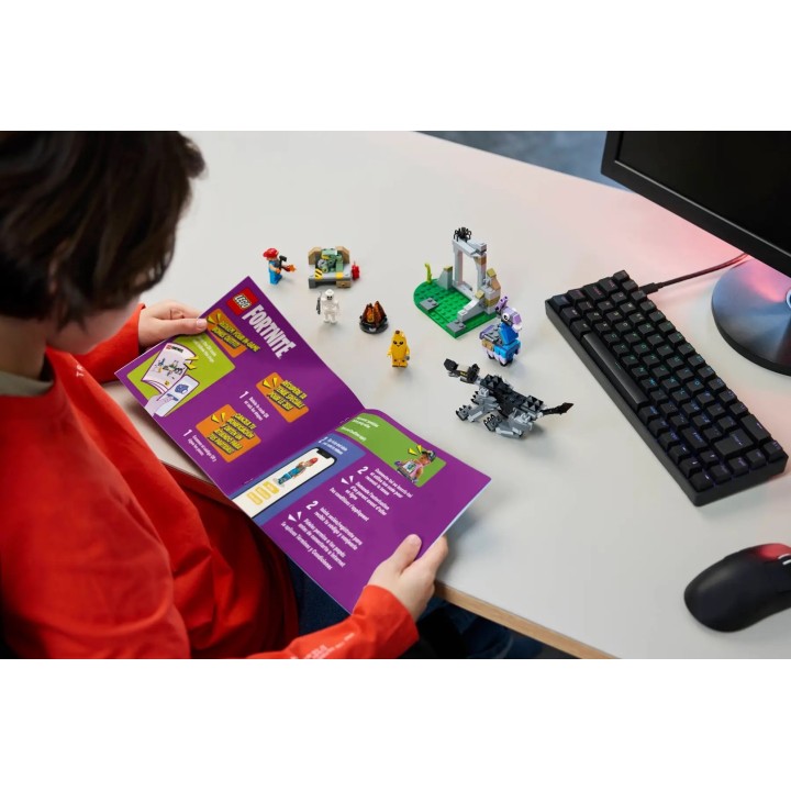 LEGO FORTNITE 77075 Campo di Peely e Sparkplug